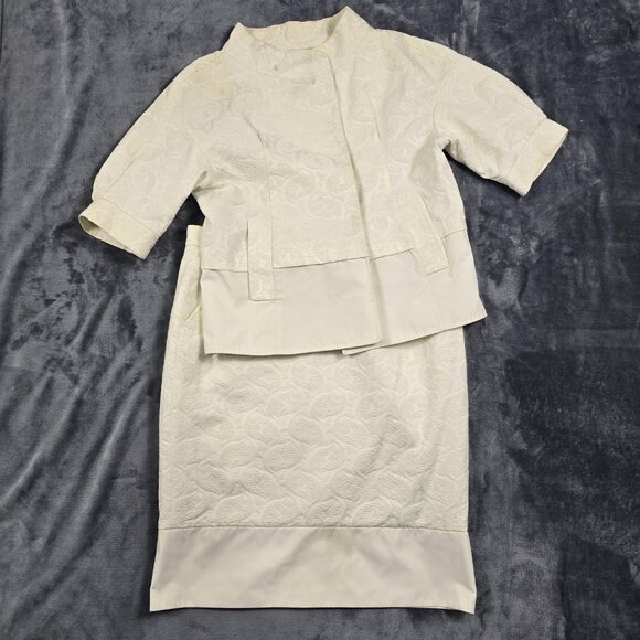 BCBGMAXAZRIA Skirt Suit Set Womens 12 White Paisley Textured Jacket Short Sleeve - Picture 16 of 16